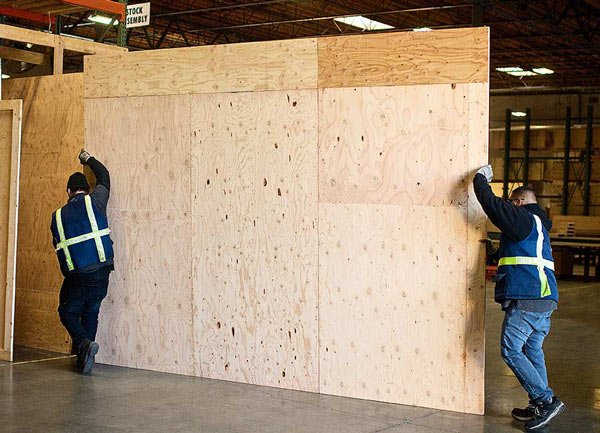transpak-employee-processing-lumber-for-crate-manufacturing